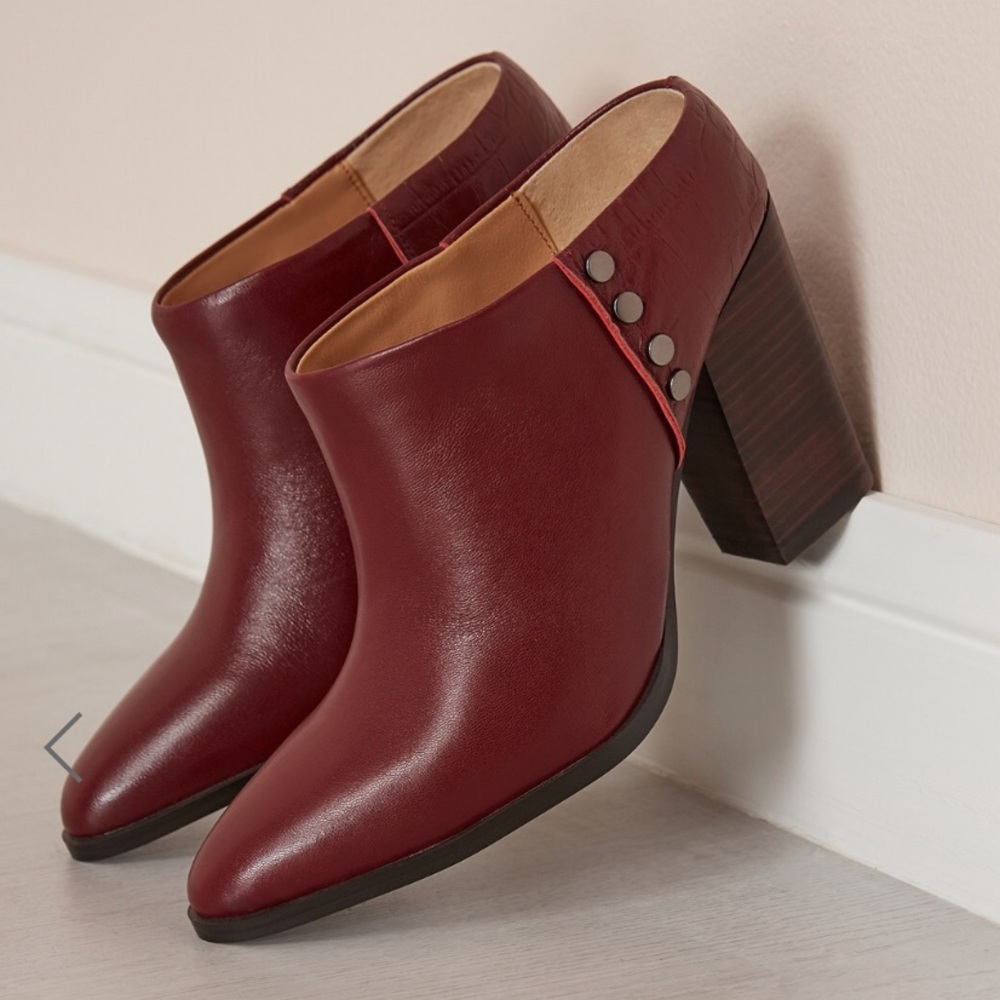Jaggar Ridge Heel Mule Booties Burgundy-colored